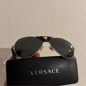 Versace Sunglasses VE2150Q aviator sunglasses